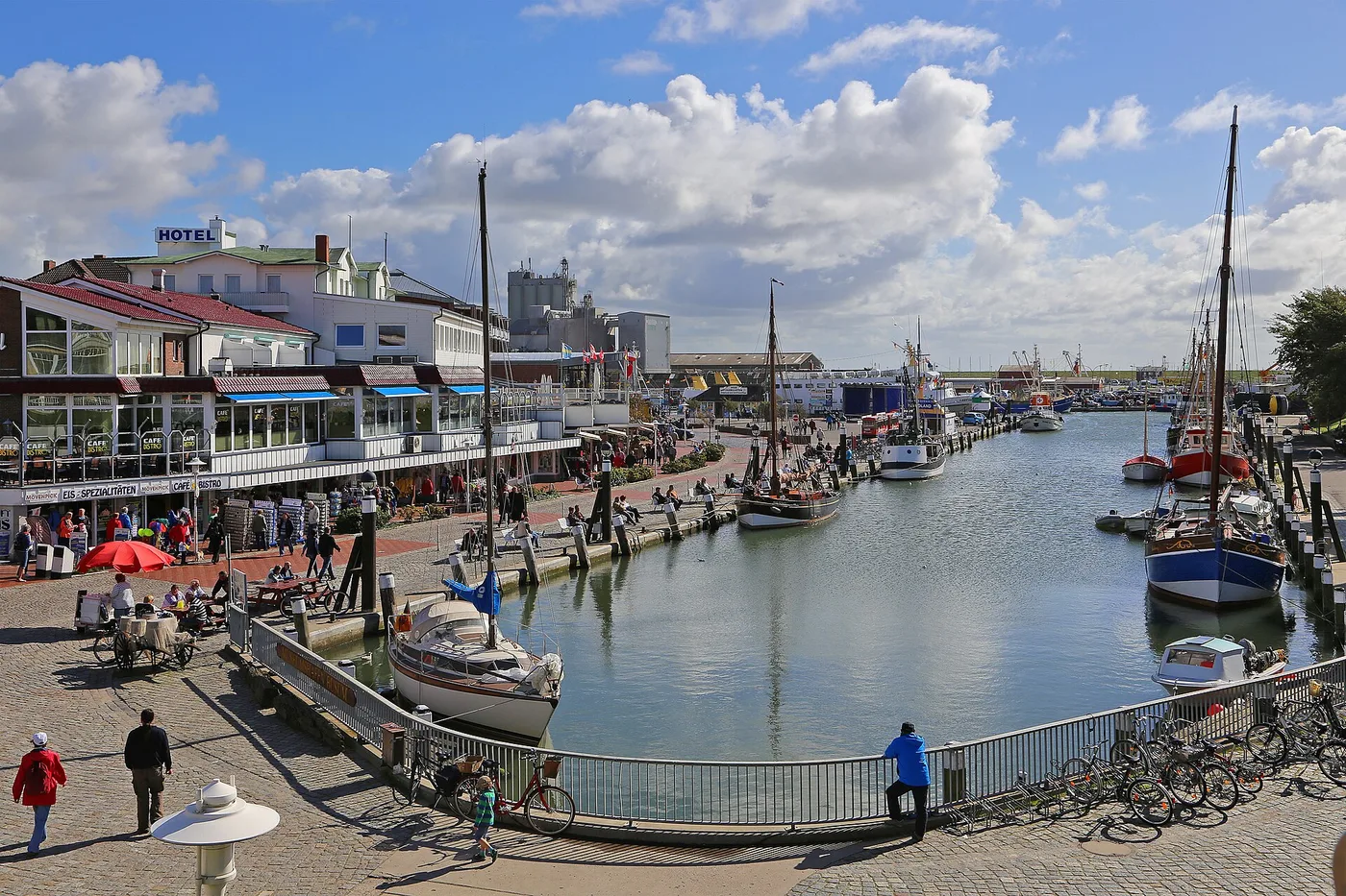 A harbour that still works